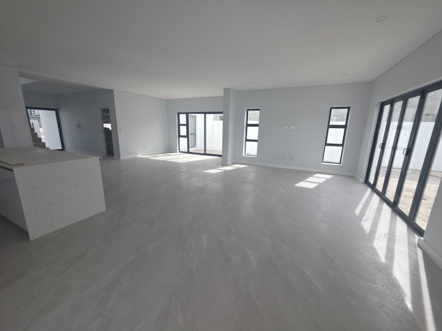 4 Bedroom Property for Sale in Sandown Western Cape